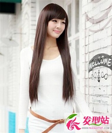 秀气美女长发发型 韩式直发经典潮流