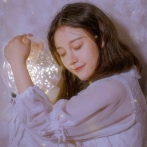 俏皮可爱闺蜜微信美女头像