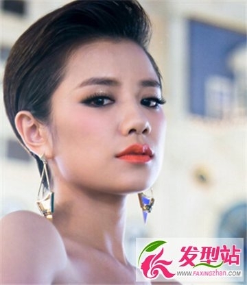 女生浓妆适合的韩版发型 气质端庄率直的发型