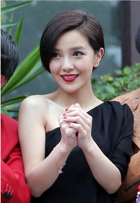 清爽利落又能减龄的短发发型