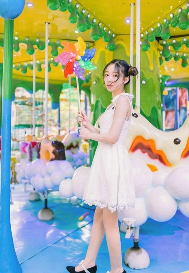 糖果少女清新俏皮可爱性感美女写真