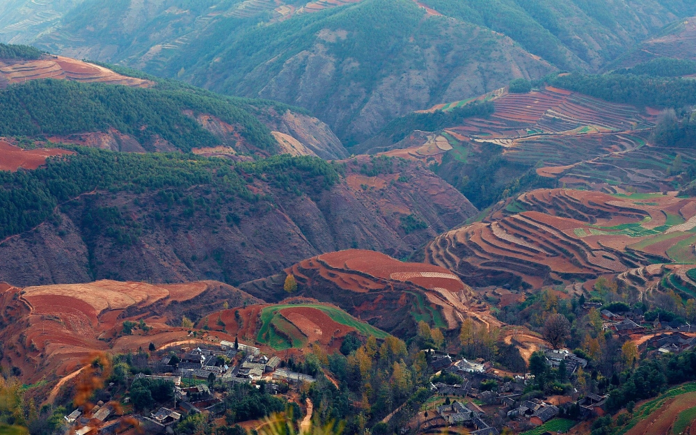 云南东川红土地高清风景壁纸