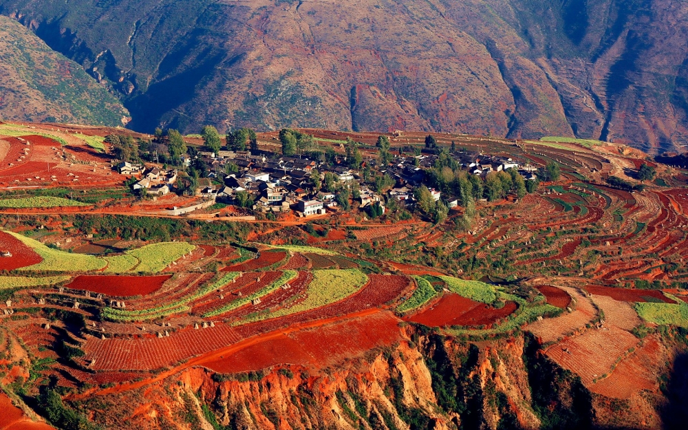云南东川红土地高清风景壁纸