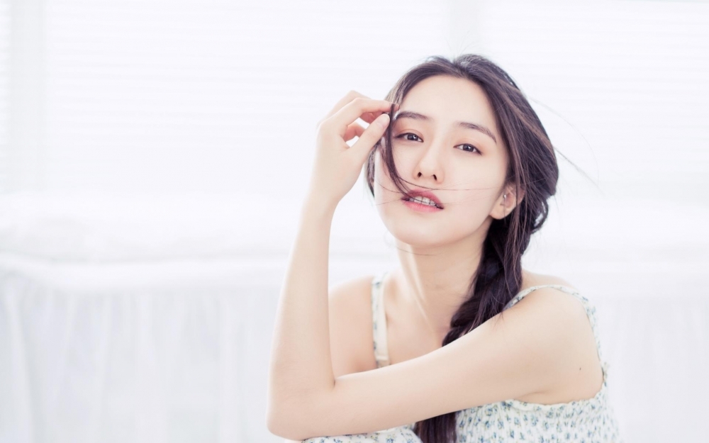 小清新轻熟女唯美高清桌面壁纸下载