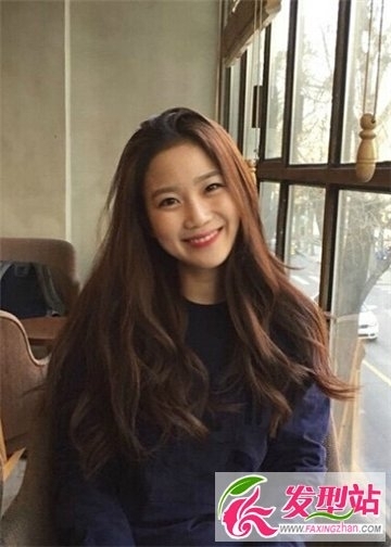女生甜美可爱长发发型 夏季浪漫约会必备发型
