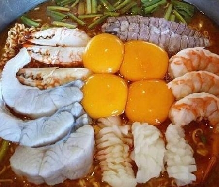 ☀海鲜煮泡面，真是泡面界的美味啊！！！