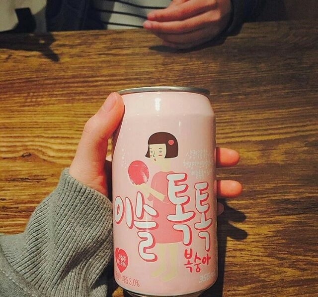 水蜜桃味碳酸酒 이슬톡톡