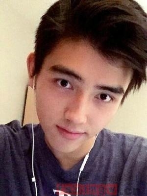 陈凯歌陈红儿子帅照曝光  陈飞宇清秀帅气发型图片
