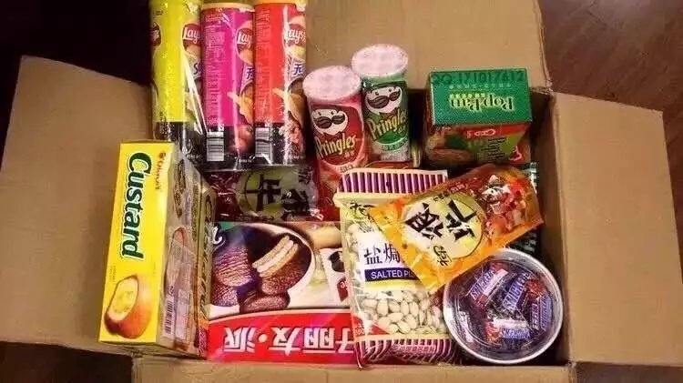 六一给女孩子寄零食什么的男孩子最帅了