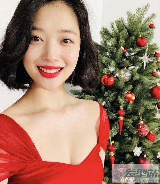 如何掌握外翻卷发发型的完美弯度 短发女孩必试的外翘卷发图片