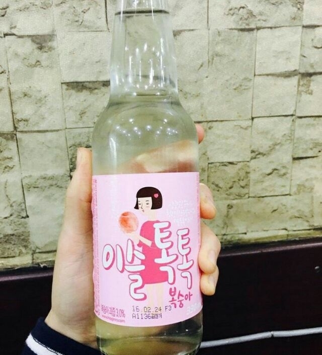 水蜜桃味碳酸酒 이슬톡톡