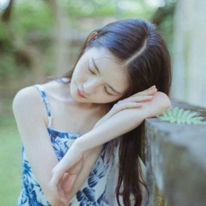 唯美意境长发美女头像