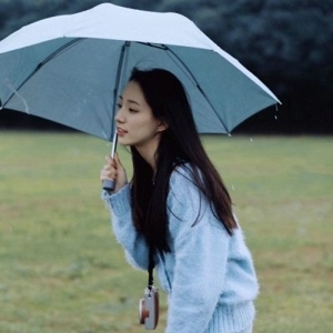 唯美意境长发美女头像