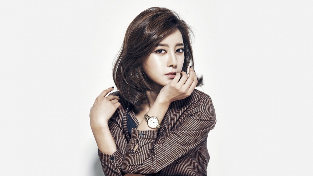 韩国美女崔允素壁纸