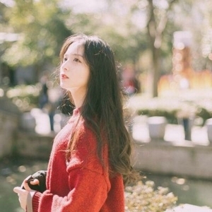 宁愿错过也不愿主动  个性时尚小女生微信头像