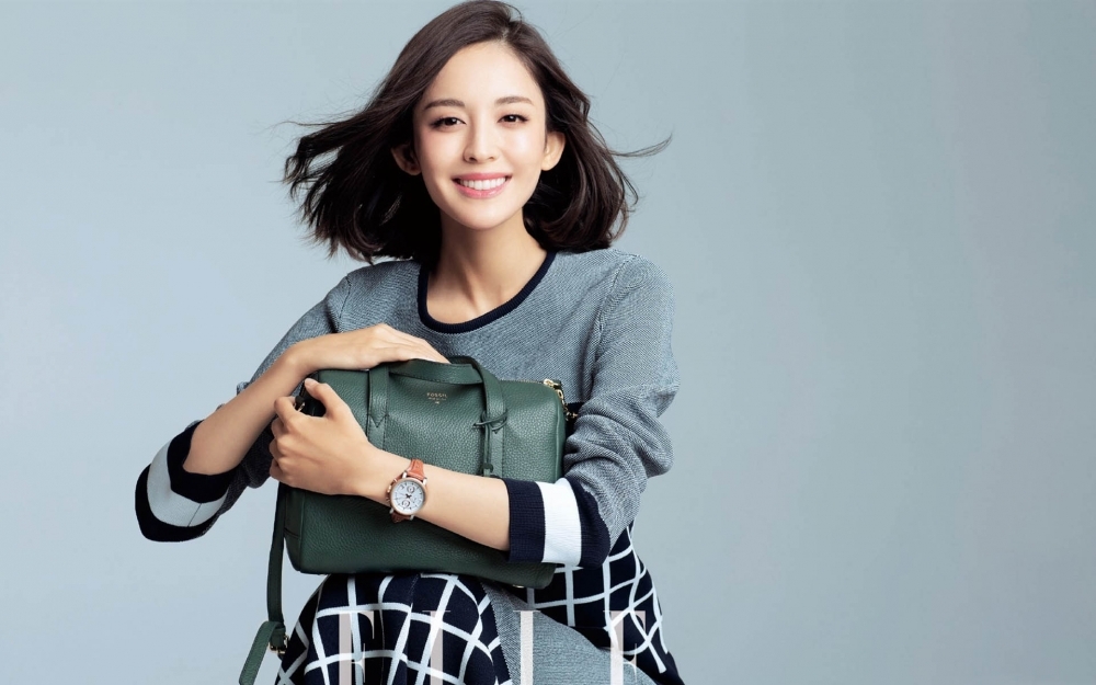 美女明星古力娜扎电脑桌面壁纸图片下载