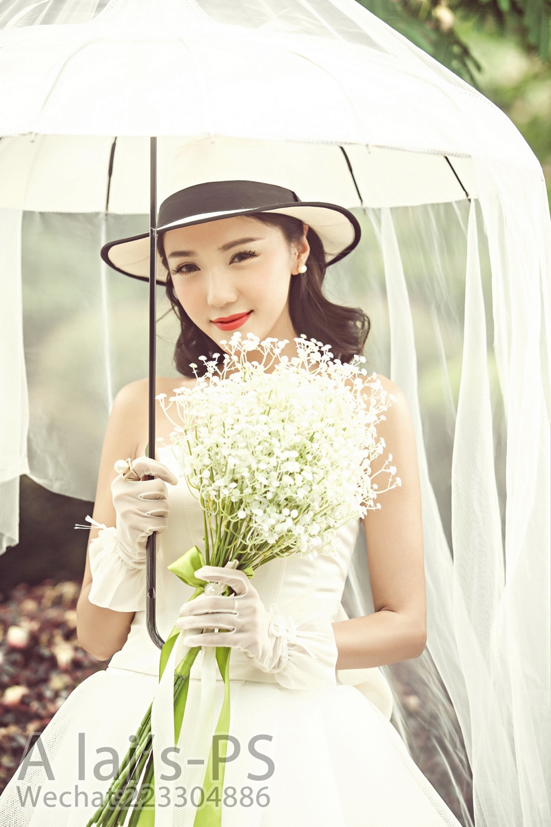 白色雨伞 婚纱照