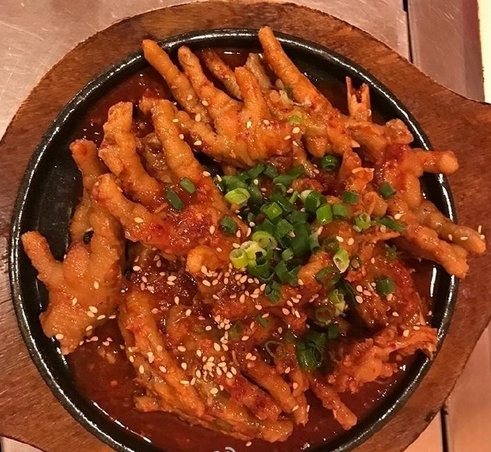对鸡爪有着迷一样的热爱