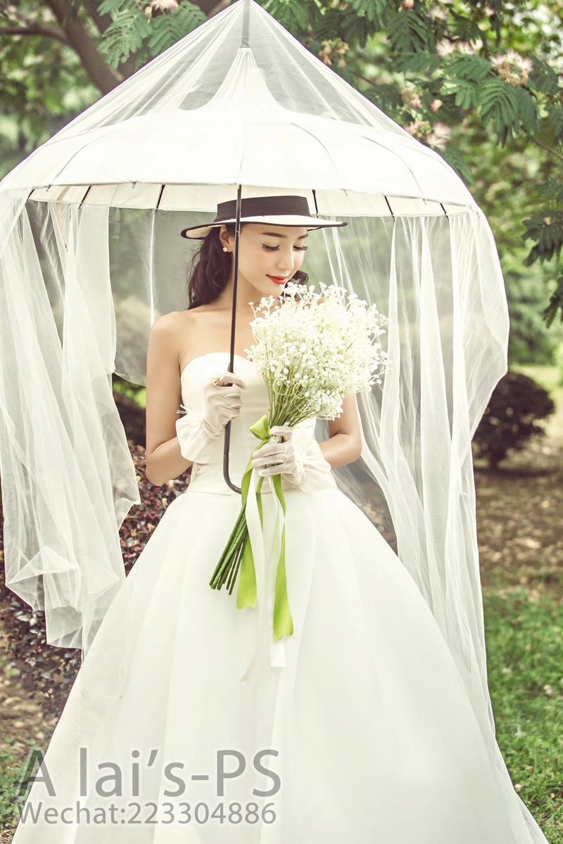 白色雨伞 婚纱照