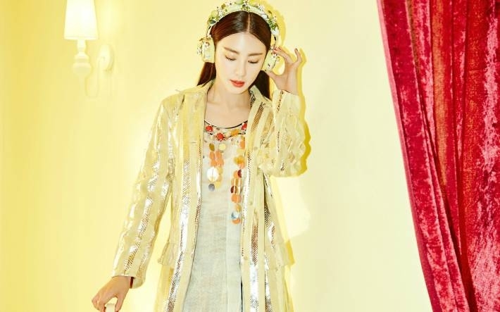 百变性感女神张雨绮电脑壁纸