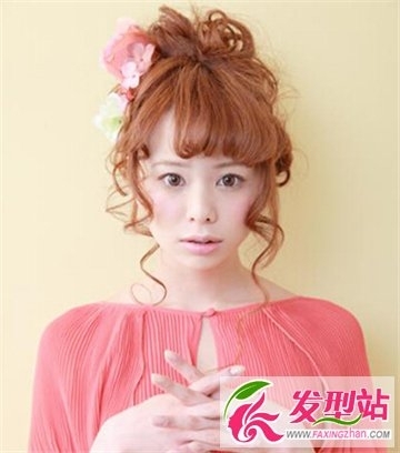 夏天清爽扎发发型 打造甜美气质范