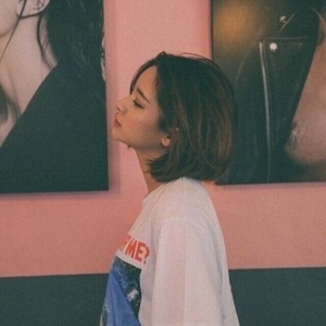 美丽动人的小清新侧脸头像