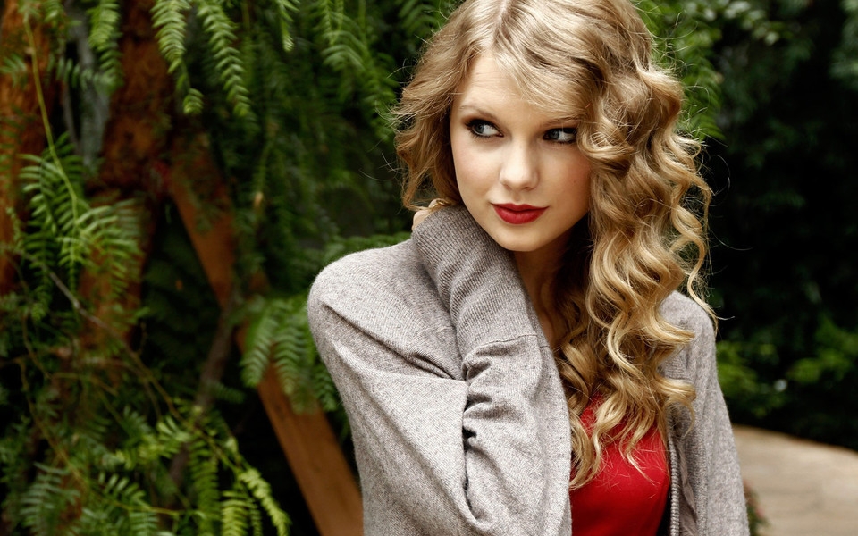 Taylor Swift 宽屏壁纸