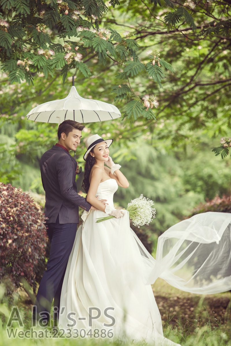 白色雨伞 婚纱照