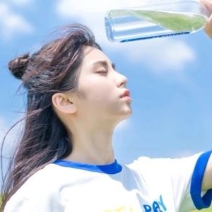 清纯甜美动人女生微信头像