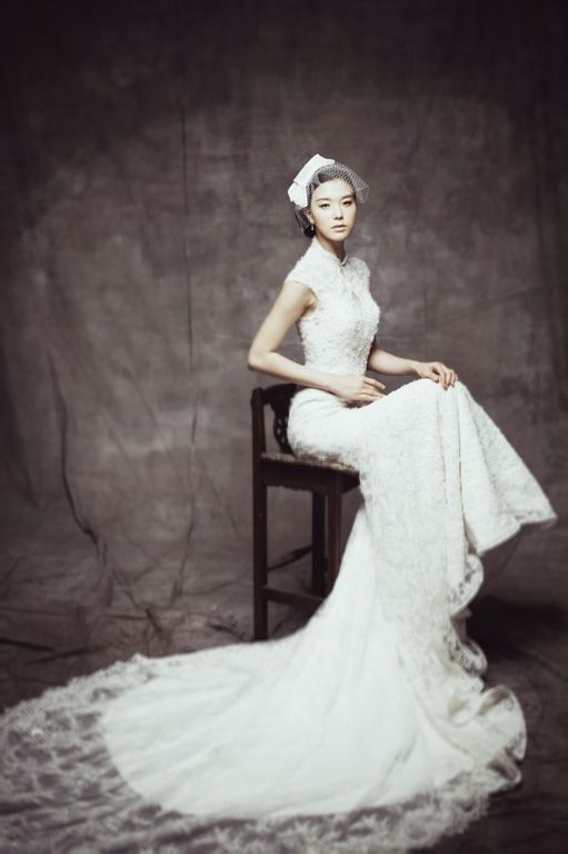 女人不就是渴望穿着婚纱嫁给疼爱自己的白马王子么。