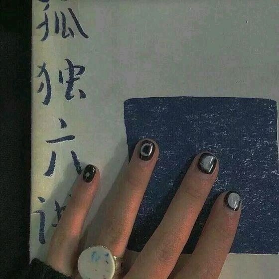 我姓猖名狂，没有倾城容貌却有摧城骄傲