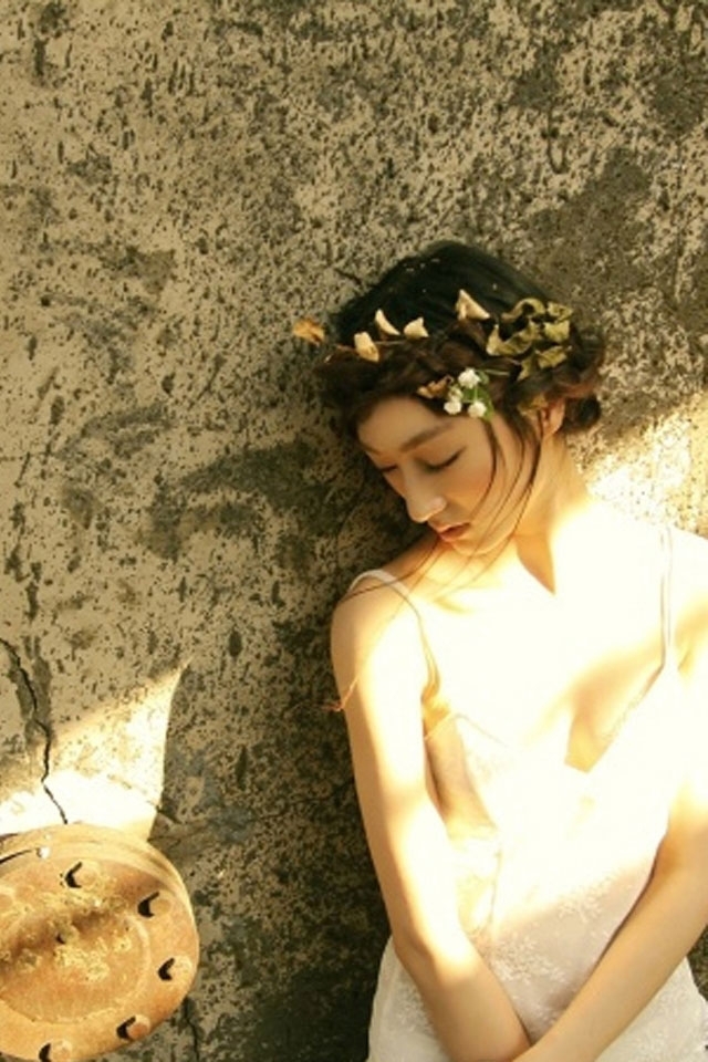 小清新美女iPhone4s手机壁纸