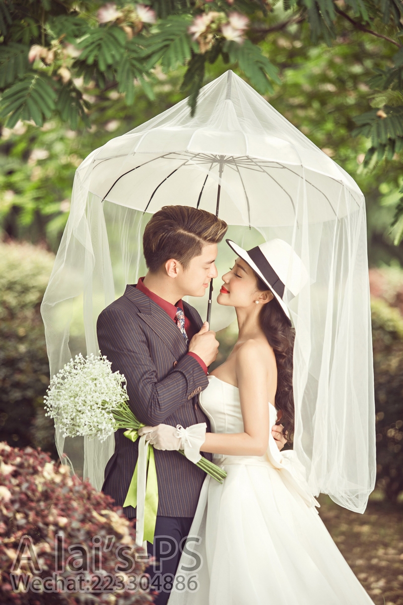 白色雨伞 婚纱照