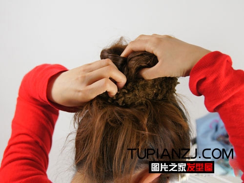 直发怎么扎好看 盘花苞头清新气质