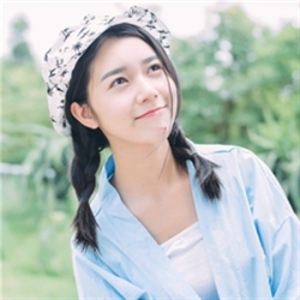 俏皮天真美丽女生微信头像