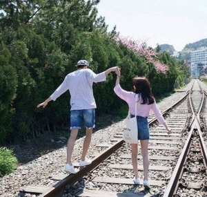 韩系浪漫唯美意境幸福背影小情侣头像