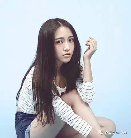 女生清新长直发发型  秒杀宅男福利