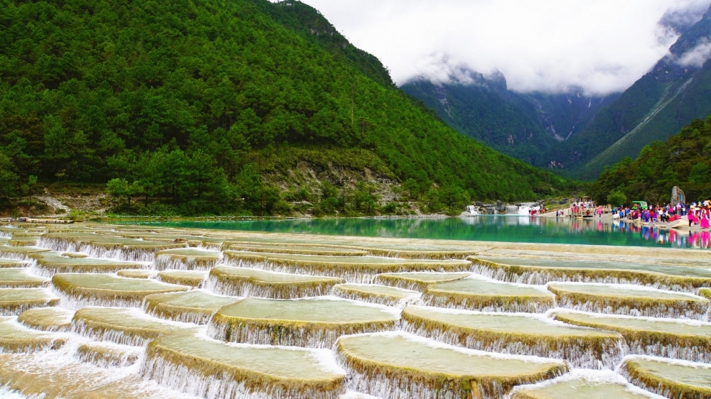 玉龙雪山蓝月谷风景摄影高清宽屏壁纸