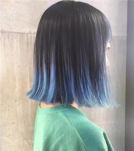 齐肩发发尾染 外翘染出时尚