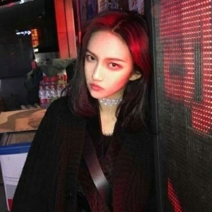 美丽动人唯美气质女生qq头像