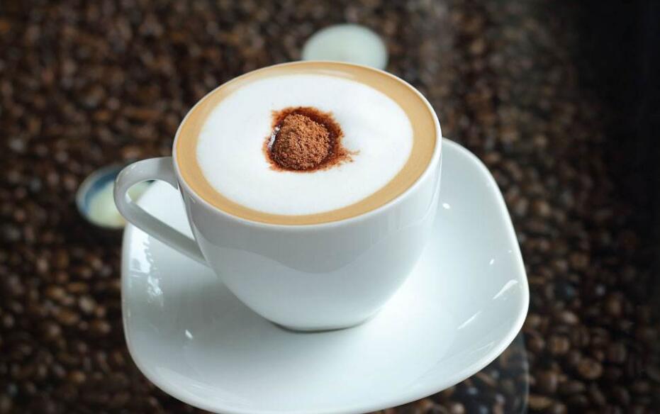 白色咖啡杯咖啡图片