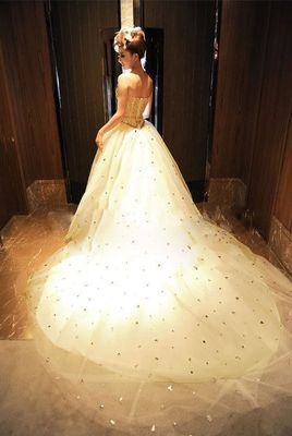 苏兜：我想和你从婚纱到校服