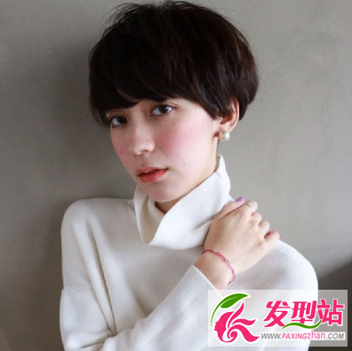 清纯减龄自然黑发回归 春节回家还是染回黑色吧！