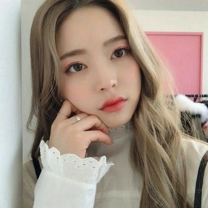 清新又可爱俏皮的小女生头像