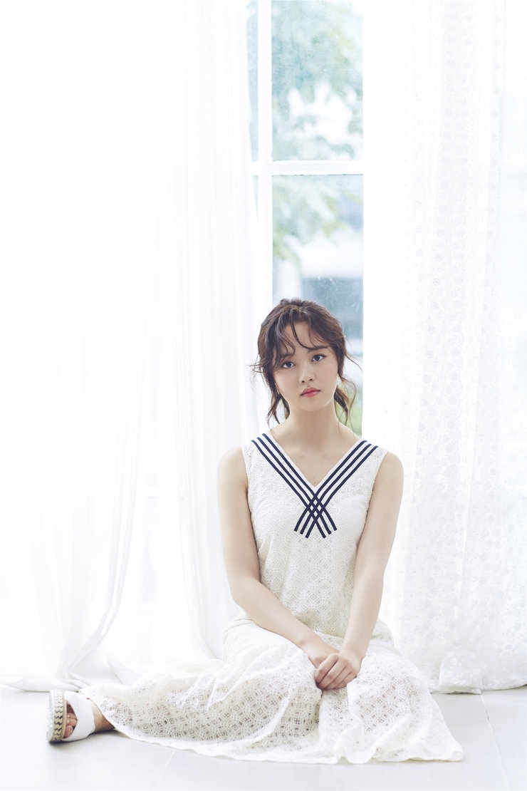 金所炫甜美写真 微微一笑很倾城