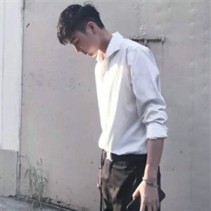 干净清爽帅哥qq男生头像