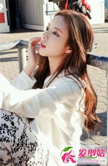 女生卖萌长发发型 可爱浪漫的女生发型设计