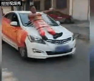 搞笑GIF动态图：跳的不好，差评