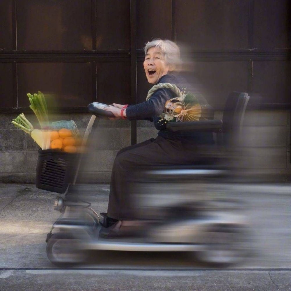 老了也要保持一个有趣的灵魂 ​​​​ ლ ​​​