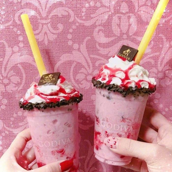 樱花下的夏日